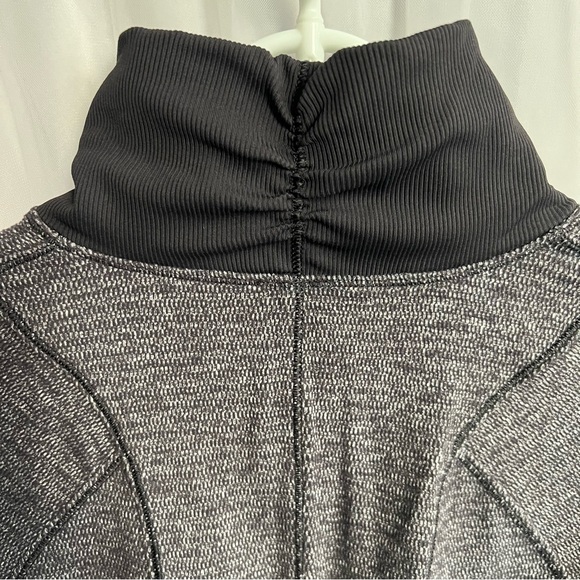 Lululemon Runderful 1/2 Zip - Picture 14 of 16